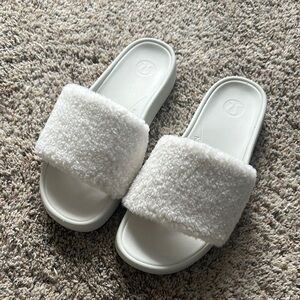 Lululemon Fuzzy Slide Sandals